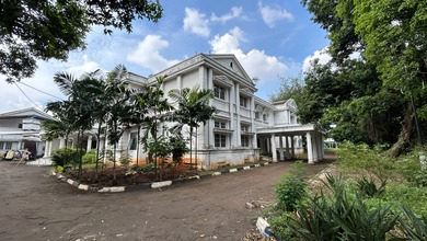 Dijual Bangunan Ex Sekolah Akses 3mobil Lokasi Kemang Timur