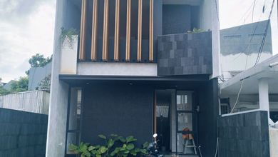 Dijual Rumah Modern Minimalis Akses 3Mobil Lokasi Cawang Otista