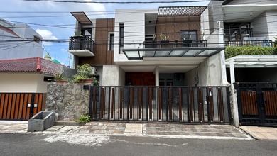 Dijual Rumah Bagus 2Lantai Akses 2Mobil Lokasi Rawamangun