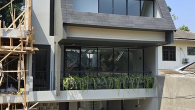 Dijual Rumah 3Lantai Akses Jalan 2Mobil Lokasi Kemang Selatan