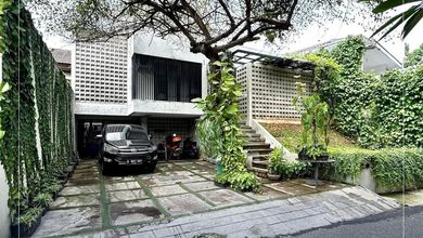 Rumah Villa Tropis + Private Pool & Roof Top di SCBD Senopati