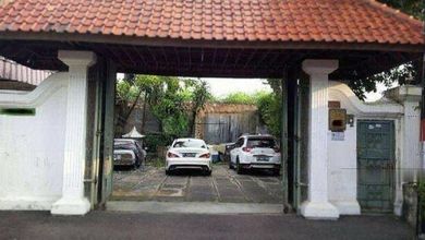 Satu2 Nya! Rumah Luas 1400m2 Lingkungan Tenang Akses Lebar 3 Mobil