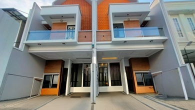 Rumah Baru Modern Minimalis 160 M2 Akses Lebar 2 Mobil