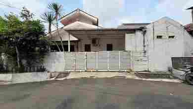 Rumah Asri Dalam Komplek Akses Ja 2 Mobil