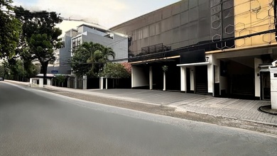 Ex Resto Mewah 3 Lantai Shm 1100 M2 Siap Huni Bisa Parkir 14 Mobil