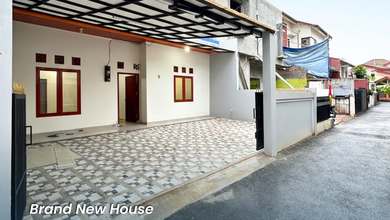 Rumah Siap Huni 150 M2 Dekat Ecopark