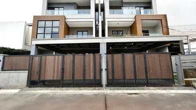 Dijual Rumah Baru Siap Huni 270 M2 + Roof Top