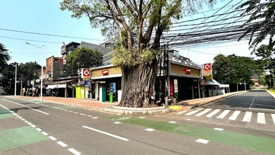 Area Komersial Hook Tebet Raya Lokasi Super Ramai