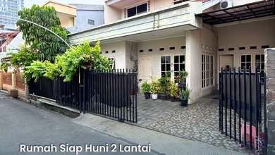 Turun Harga !!Dijual Rumah 200M²Tebet Barat