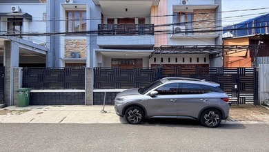 Rumah Bagus Siap Huni Akses Jalan 3 Mobil Dekat Eco Park dan Kulineran Tebet