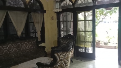 Rumah Besar Hitung Tanah