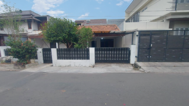 Rumah Tua Dalam Komplek Hitung Tanah di Cilandak Harga Nego
