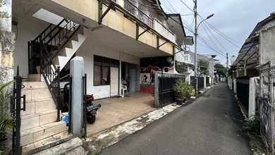 Pilihan tepat untuk berinvestasi kost di Tebet, kamar terisi full, dekat stasiun Tebet, dekat ke Jl. Abdullah Syafei, bebas banjir
