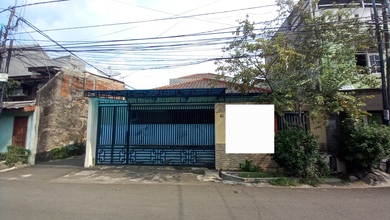 Rumah 2 Lantai Di Otista Selangkah Ke Pusat Kota, Akses Mudah, Bebas Banjir, Dekat Pintu Tol Dekat Ke Pusat Kota 