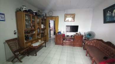 BEST PRICE!! Rumah 2 lantai, akses mudah, strategis, lingkungan tenang, bebas banjir, dekat publik transport, shm