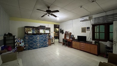 Rumah Hitung Tanah di Tebet, Lokasi Stategis, Dekat dengan Jalan Mt Haryono, Jalan Toll ke Bandung, Toll ke Airport Soekarno Hatta