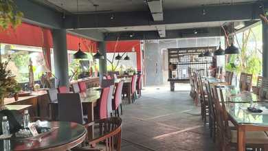 Cafe And Guest House di Jalan Ampera, Jakarta Selatan