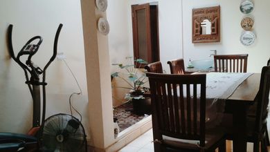 Rumah di Tebet Siap Huni, Fully Furnished, Dekat Akses Jalan 2 Mobil, Lokasi Strategis Dekat Sekolahfavorit dan Kuliner Tebet, 4 Menit ke Jalan Abdullah Syafei, 8 Menit ke Jalan Mt Haryono dan Toll Dalam Kota., 10 Menit ke Mall Kota Kasablanca