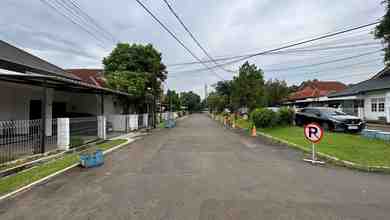 di jual rumah siap di bangun ulang  untuk KosKosan