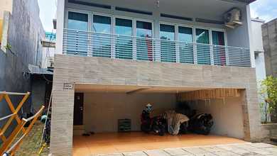 Rumah Bagus Siap Huni Lokasi Tenang Akses 2 Mobil Lowonb Di Cipinang Jaya