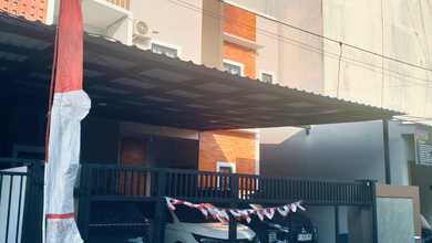 Rumah Bagus Siap Huni Lokasi.sangat Strategis di Menteng Dalam