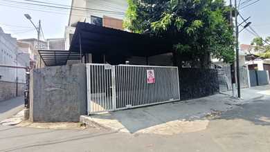 Disewakan Rumah Bagus 2Lantai Akses Jalan 2 Mobil Tebet