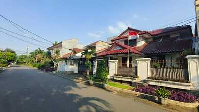 Rumah Siap Huni Komplek Gudang Peluru Akses Jalan Bulevard Lebar 3 Mobil