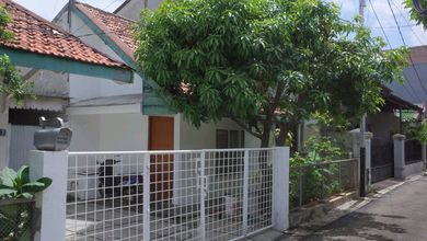 Rumah Hitung Tanah Akses Jalan 1 Mobil Lokasi Strategis SHM 94.0 M² di Tebet