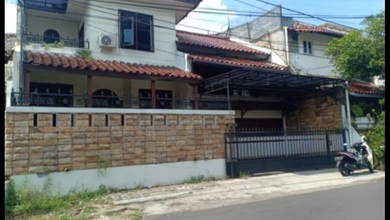 Kapasitas Parkir 3.mobil, Disewakan Rumah Siap Huni Akses Pinggir Jalan 2 Mbl Tebet Timur