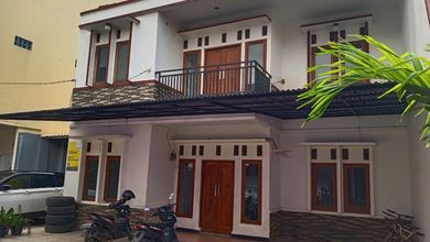 Dijual Rumah Bagus Kokoh 2lantai Dlm Cluster Akses Jalan 2mbl Condet Jaktim Shm Imb
