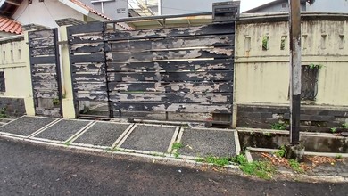 Rumah 2 LT Akses.2 Mobil Dlm Komplek Gudang Peluru