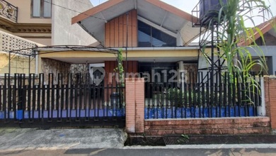Rumah Bagus 2 Lantai SHM di Tebet