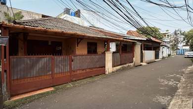 Rumah Luasa Tanah 200 Meteran Di Setiabudi Hitung Tanah Saja