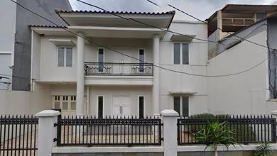 Brand New House di menteng dalam