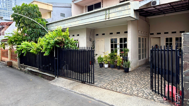 Selangkah ke Soepomo Raya, Rumah Siap Huni di Tebet Barat (L 13 X P 13,7)