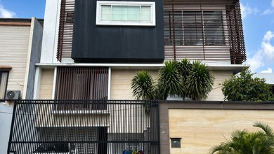 Dijual Rumah Mewah 3 Lantai Citra 2 Ext