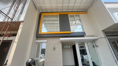 Rumah 3 Lantai Komplek Green Court Cengkareng, Jakarta Barat