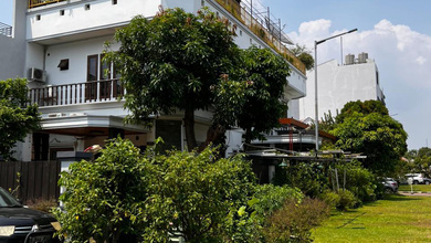 Rumah Mewah 3 Lantai City Resort Residence, Cluster Malibu, Jakarta Barat