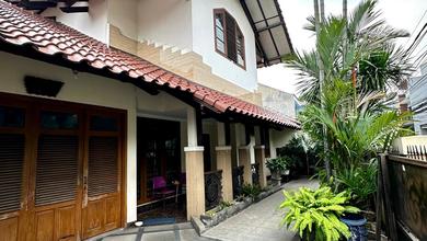 Dijual Murah Rumah Mewah Pejaten Timur 2 Lantai Dekat Toll 5. Menit