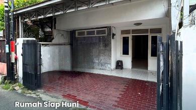 Rumah Siap Huni 2 Lantai Akses 1 Mobil Dekat Ke Jalan 3 Mobil