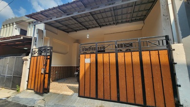 Disewakan Rumah di Tebet Akses Depan Taman75 Juta Pertahun
