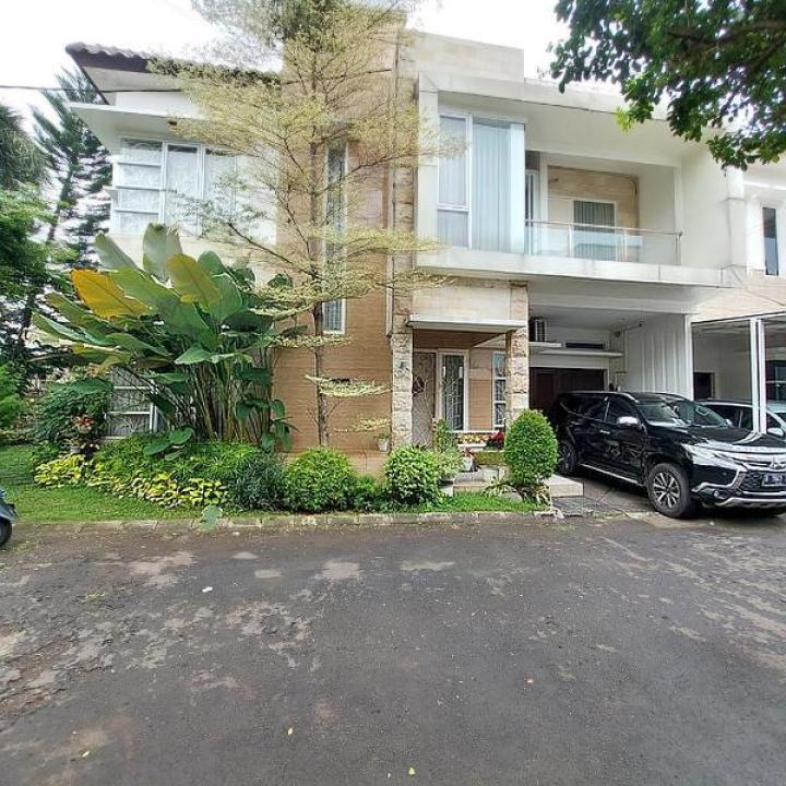 Pancoran Rumah terawat dalam Town House