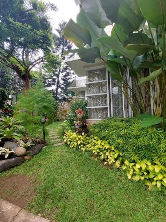 Pancoran Rumah terawat dalam Town House