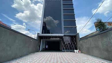 Gedung di Jalan Raya Dewi Sartika Cawang 5 Lantai