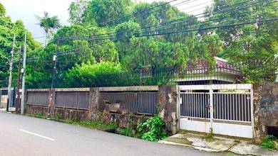 Cipinang Cempedak, Rumah Dengan Halaman Luas Di Komplek Elit Polonia, Good Invest